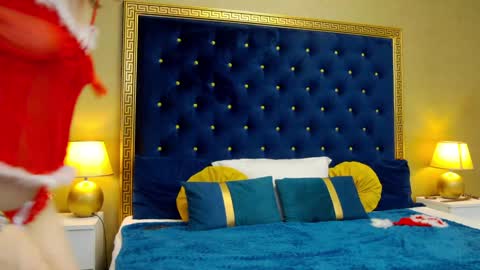 Hailey online show from December 20, 10:16 am