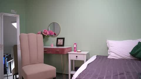 Hailey online show from September 15, 3:50 am