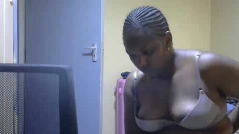 hairypussybigassy001 online show from January 28, 8:57 am
