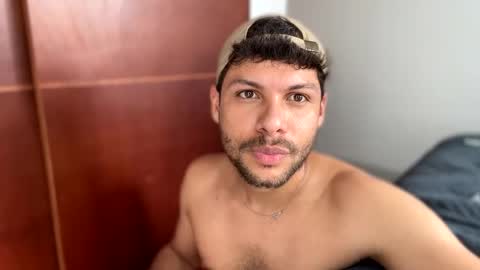 Independent       model  online show from January 18, 8:09 pm