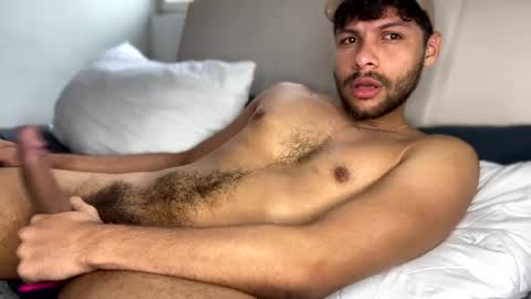 Independent       model  online show from January 27, 12:37 pm