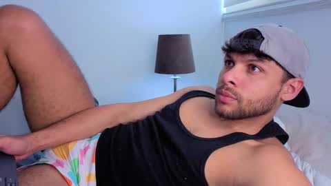 Independent       model  online show from November 30, 7:07 pm