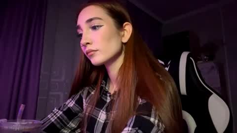 Holly online show from November 17, 6:46 pm