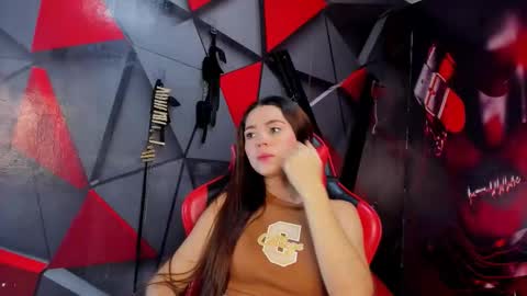 Hana and Zeta online show from November 10, 12:15 pm