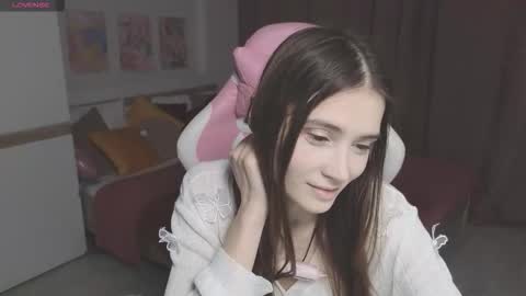 Snapshot of hana_flo chatting on November 17, 1:06 pm Hana online show from November 17, 1:06 pm