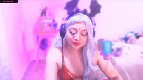 Snapshot of hana_hyuga1 chatting on October 25, 2:41 am Hana Hyuga . Please help me reach 200 thumbs up online show from October 25, 2:41 am