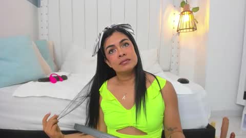 Snapshot of hanah_gray chatting on September 11, 11:21 am hanah_gray online show from September 11, 11:21 am