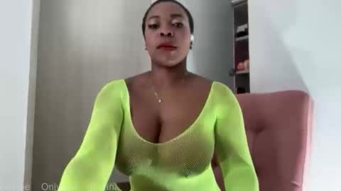 Hana  online show from October 15, 2:39 pm