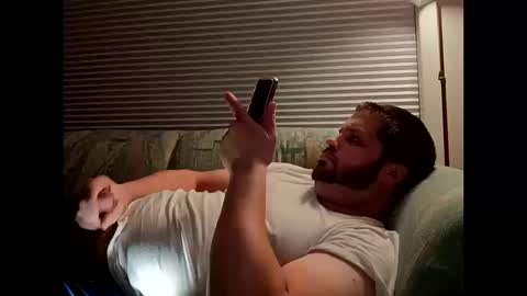 handsomedaddy198923 online show from October 10, 8:13 am