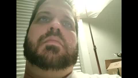 handsomedaddy198923 online show from October 27, 3:10 am