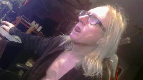 Handystudman online show from January 19, 8:09 pm