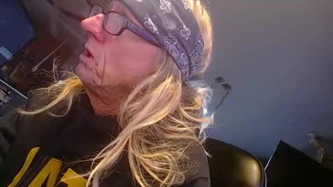 Handystudman online show from December 2, 1:05 pm