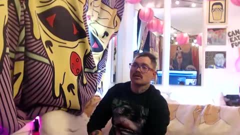 hank rams online show from December 24, 8:38 pm