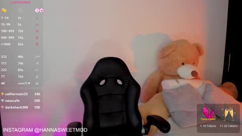 Snapshot of hanna_1sweet chatting on February 1, 10:34 pm hanna online show from February 1, 10:34 pm