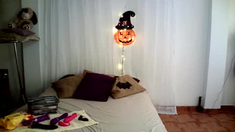 Hanna charming online show from October 8, 6:38 pm