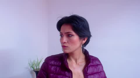 Sara online show from December 18, 4:28 pm