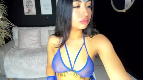 Snapshot of hanna_fost chatting on December 7, 12:13 pm im Hanna online show from December 7, 12:13 pm