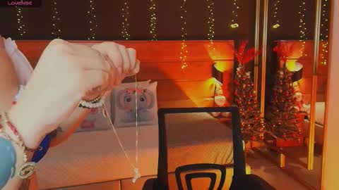 Hanna online show from November 21, 2:43 am