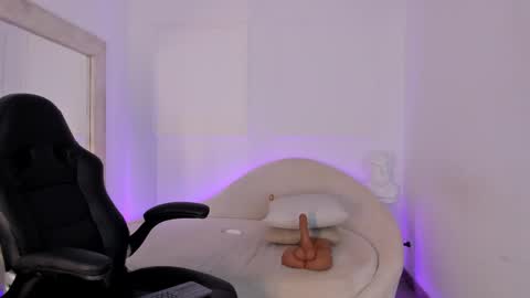 Hanna online show from March 4, 1:45 am