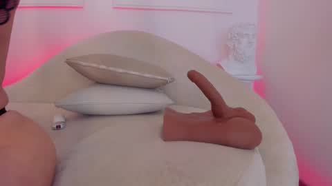 Hanna online show from March 8, 11:39 pm