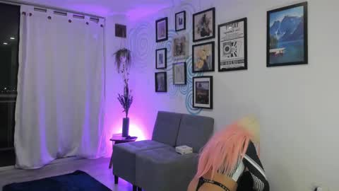 Snapshot of hanna_sofi4 chatting on March 9, 6:28 am Hanna Capicorn online show from March 9, 6:28 am