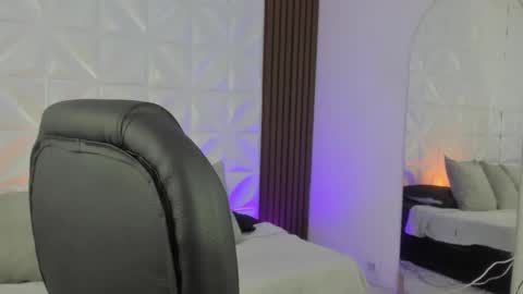 Snapshot of hannah__gray chatting on November 15, 1:07 pm hannah__gray online show from November 15, 1:07 pm