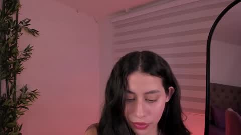 Hannah online show from February 4, 11:38 pm