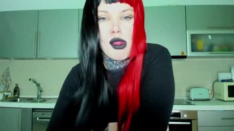 Hannah online show from March 3, 4:35 pm