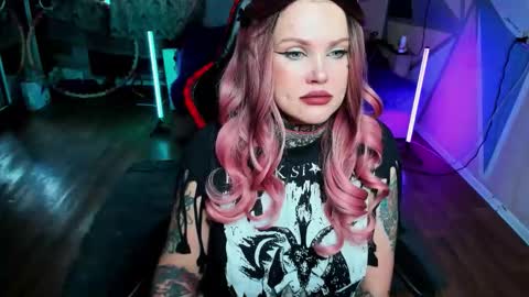 Hannah online show from September 12, 8:36 am