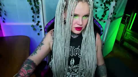 Hannah online show from November 11, 11:49 pm