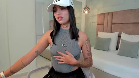 Hannah Milton online show from October 9, 9:46 pm