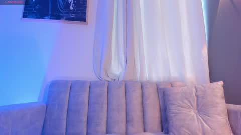 Hannah  online show from December 16, 8:05 pm