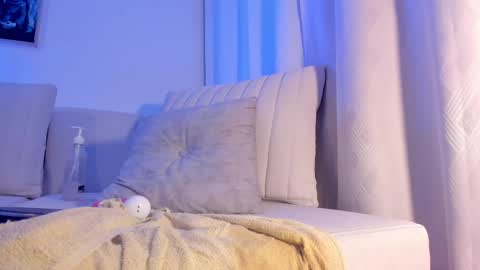 Hannah  online show from March 9, 7:56 am