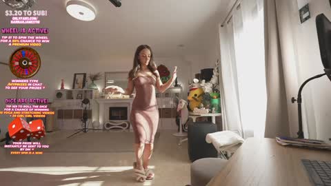 Hannah James online show from October 1, 4:13 pm