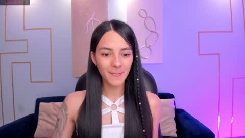 Snapshot of hannahjamesx chatting on December 20, 10:43 pm HANNAH J online show from December 20, 10:43 pm