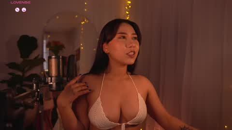 Mizi online show from December 6, 9:46 pm