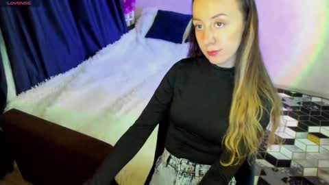 Stephanie online show from December 12, 9:26 pm