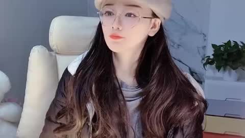 Snapshot of happysweetie168 chatting on December 17, 6:56 am Daisy online show from December 17, 6:56 am