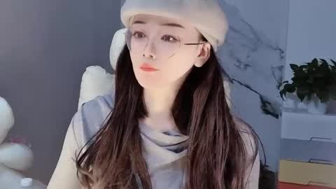 Snapshot of happysweetie168 chatting on December 18, 3:00 pm Daisy online show from December 18, 3:00 pm