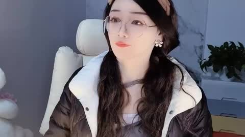 Snapshot of happysweetie168 chatting on December 21, 2:15 pm Daisy online show from December 21, 2:15 pm