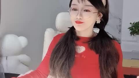 Snapshot of happysweetie168 chatting on February 5, 1:33 pm Daisy online show from February 5, 1:33 pm