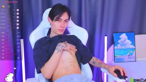 Mark online show from November 25, 10:54 pm