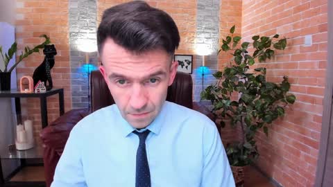 Steve online show from February 4, 12:00 pm