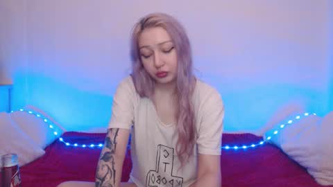 Emily online show from November 20, 11:04 pm