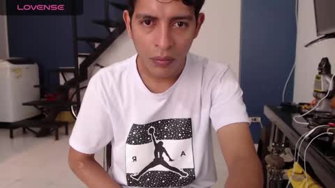 Andres Dean online show from February 25, 6:53 pm