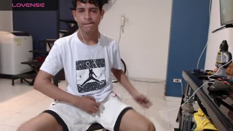 Andres Dean online show from February 26, 1:00 am