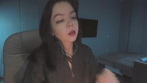 Snapshot of haribo_asmr chatting on December 4, 10:02 am Miss Hari online show from December 4, 10:02 am