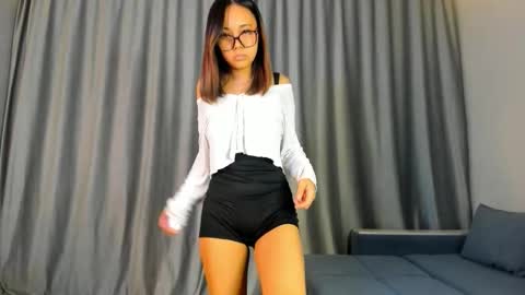 Maya online show from October 10, 1:21 pm