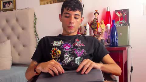 Snapshot of harley_fairy chatting on February 12, 7:13 am Harley online show from February 12, 7:13 am