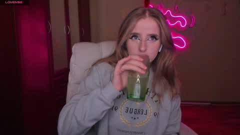 Julia online show from January 8, 4:34 am